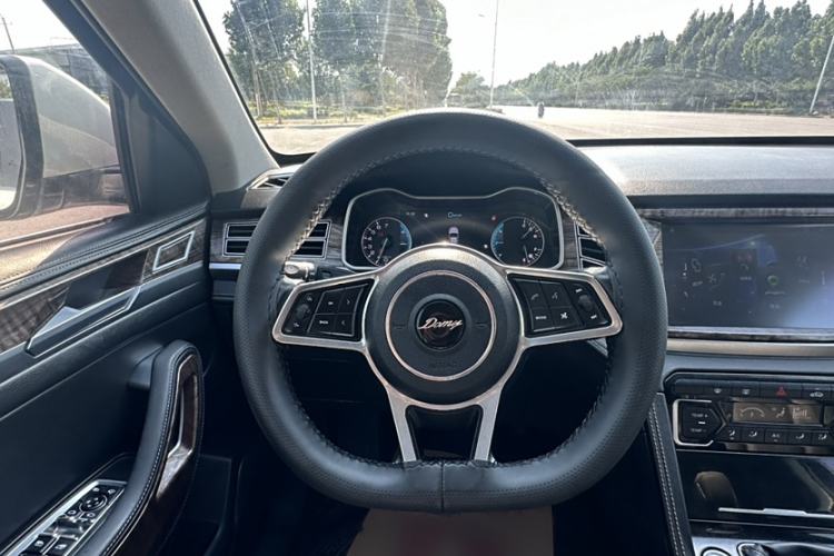 Used Zotye Domy X7 2017 1.8T Manual Luxury Model