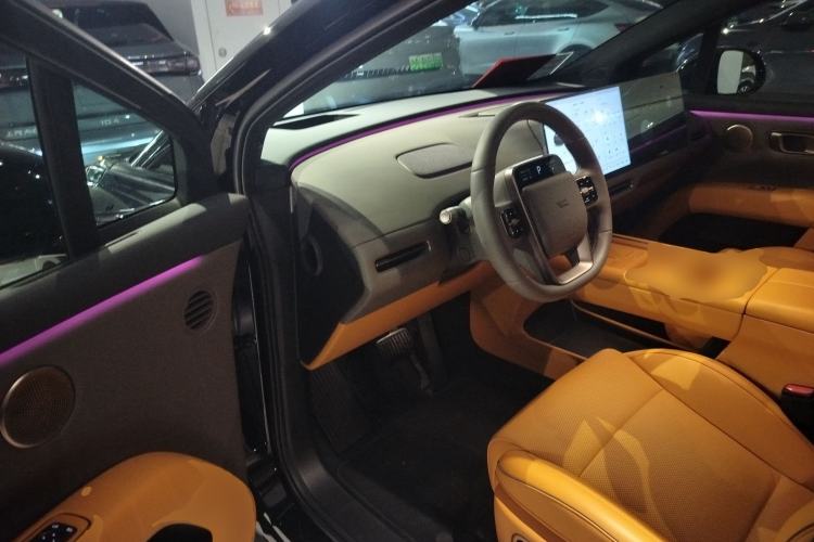 Used Li Auto i6 2025 Model Four-Wheel-Drive Standard Type
