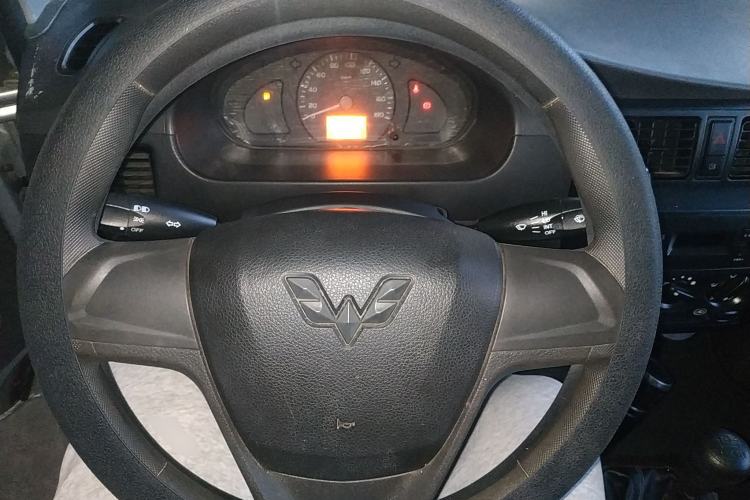 Used Wuling Rongguang Small Truck 2020 1.2L Base Version China VI Standard Single-Row LSI