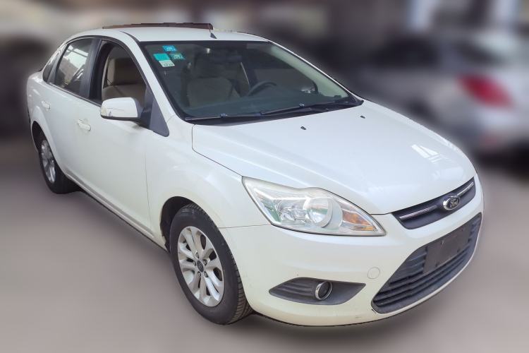 Used Ford Focus 2013 Sedan Classic 1.8L Manual Base Model Front Right 45 Deg