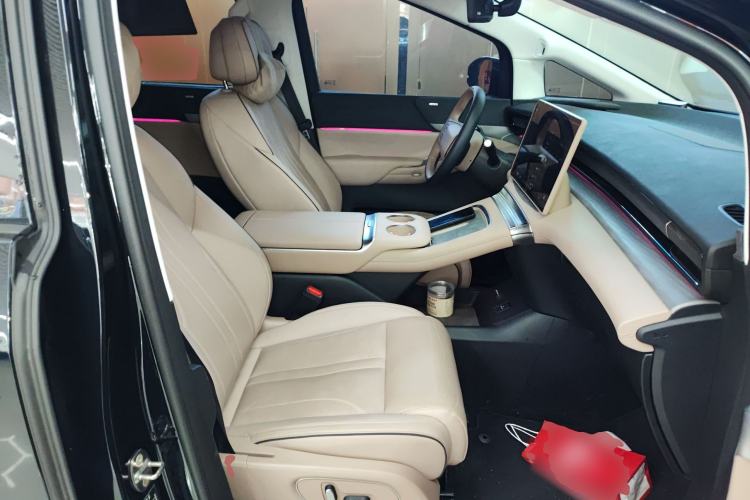 Used XPeng X9 2024 702 Ultra-Long Range Pro
