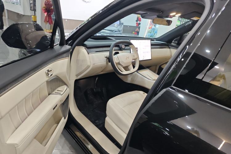 Used ONVO Luxeed L90 2025 Model—Max Six-Seater Version