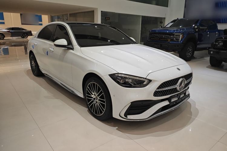 Used Mercedes-Benz C-Class 2024 Restyled C 260 L Sport Edition Front Right 45 Deg