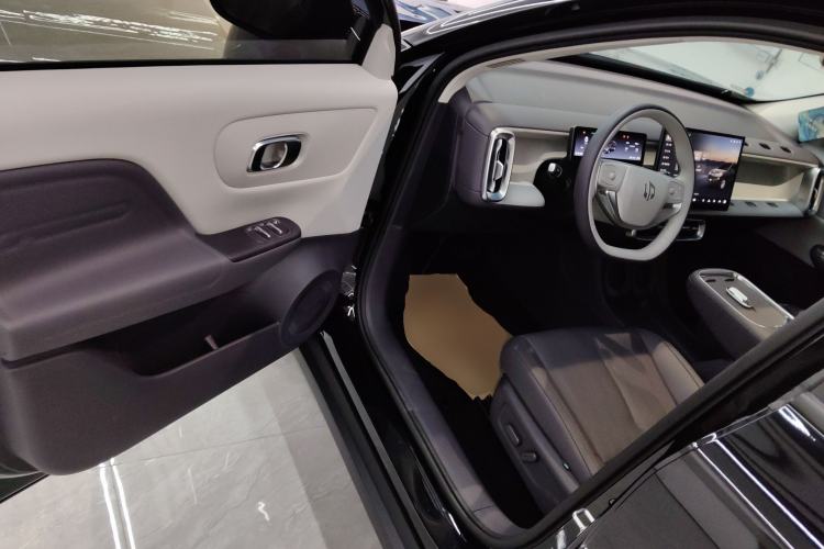 Used Leapmotor B10 2025 510 Joyful Edition
