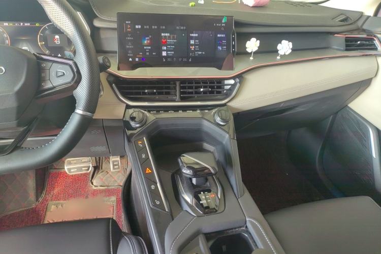 Used Lynk & Co 06 2021 1.5T Shero Pink Special Edition