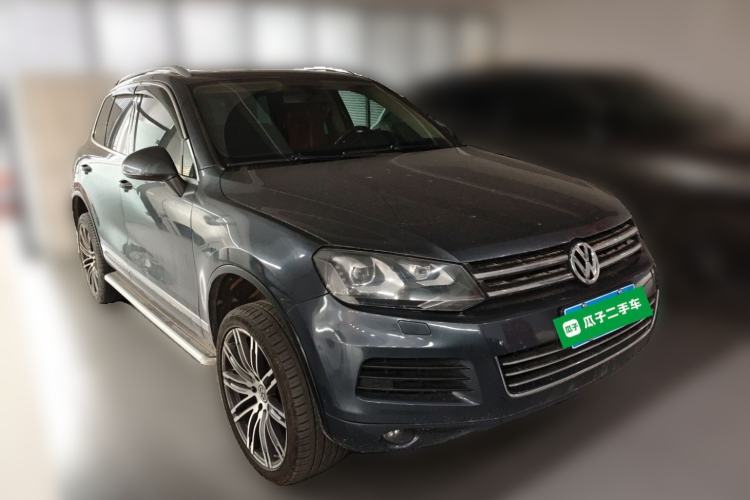 Used Volkswagen Touareg 2011 3.0 TSI High-End Version Front Right 45 Deg
