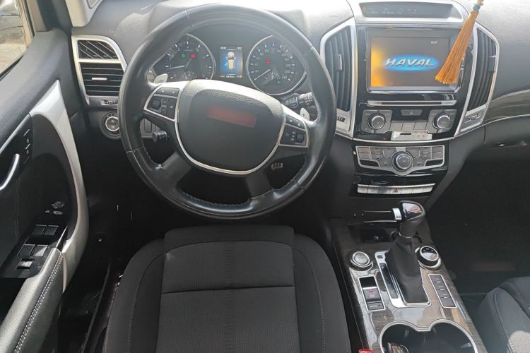 Used Haval H9 2015 2.0T Four-Wheel Drive Standard Model 7 Seats