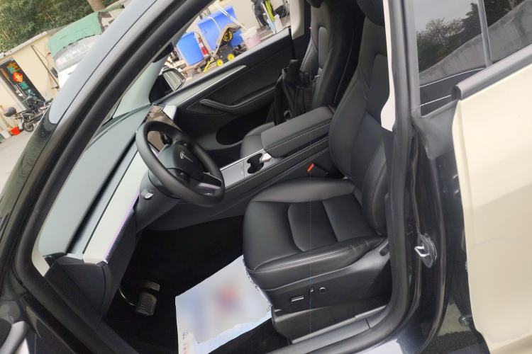 Used Tesla Model Y 2024 Long-Range All-Wheel-Drive Version
