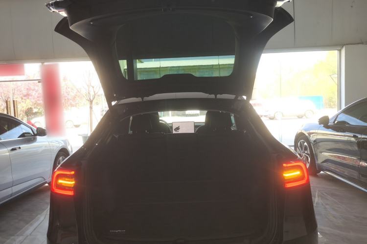 Used Tesla Model Y 2023 Long-Range All-Wheel-Drive Version Trunk