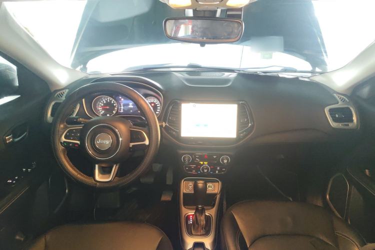 Used Jeep Compass 2017 200T Automatic Family Edition
