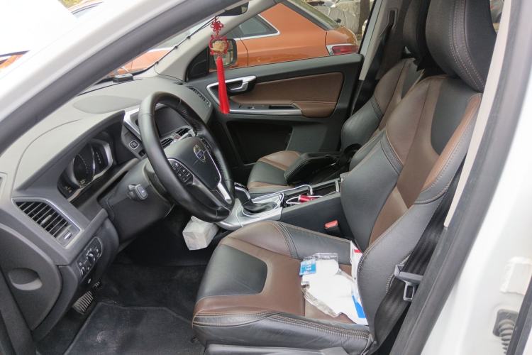 Used Volvo XC60 2017 T5 AWD Smart Upgrade Edition
