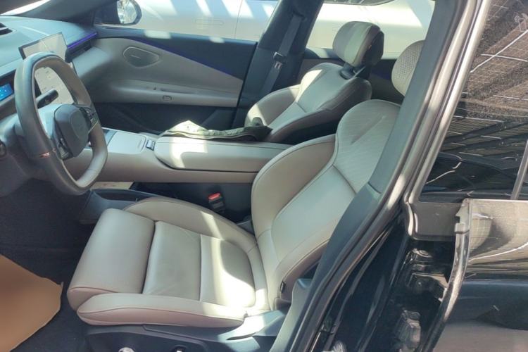 Used Lynk & Co Z10 2025 95 kWh 766 km Range Rear-Wheel Drive Max Left Front Seat