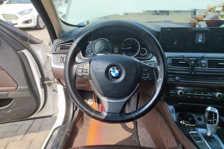 Used BMW 5 Series 2017 525Li Leading Model
