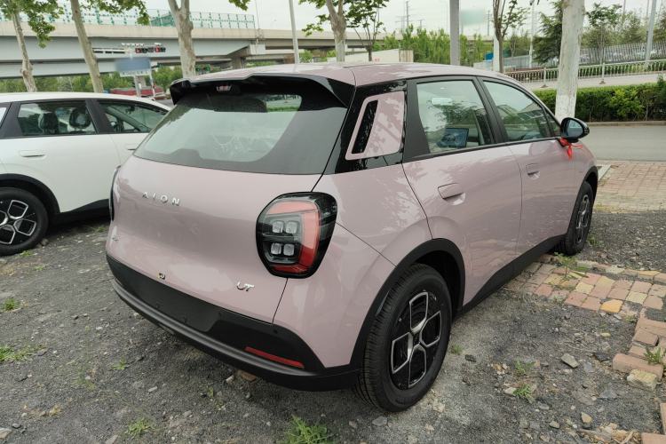 Used AION UT 2025 330 Starlight Edition Rear Right 45 Deg