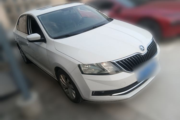 Used Skoda Rapid 2018 1.6L Automatic Comfort Edition Front Right 45 Deg