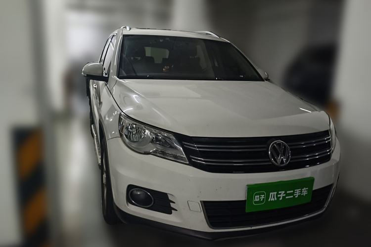 Used Volkswagen Tiguan 2012 1.8TSI Automatic All-Wheel Drive Elite Edition Front Right 45 Deg