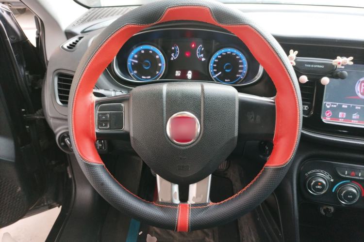 Used Fiat Viaggio 2015 1.4T Manual Enjoyment Edition Steering Wheel