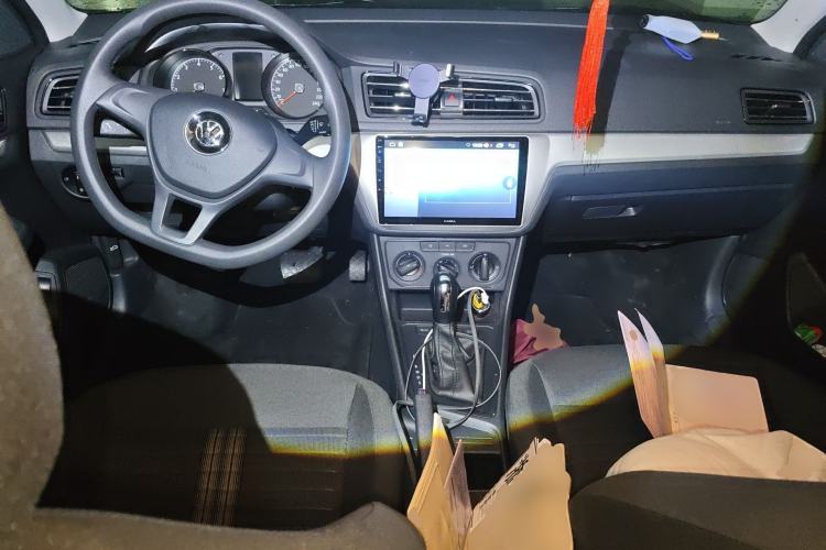 Used Volkswagen Lavida 2019 Lavida Start 1.5L Automatic Trendy Version China VI Standard Center Console