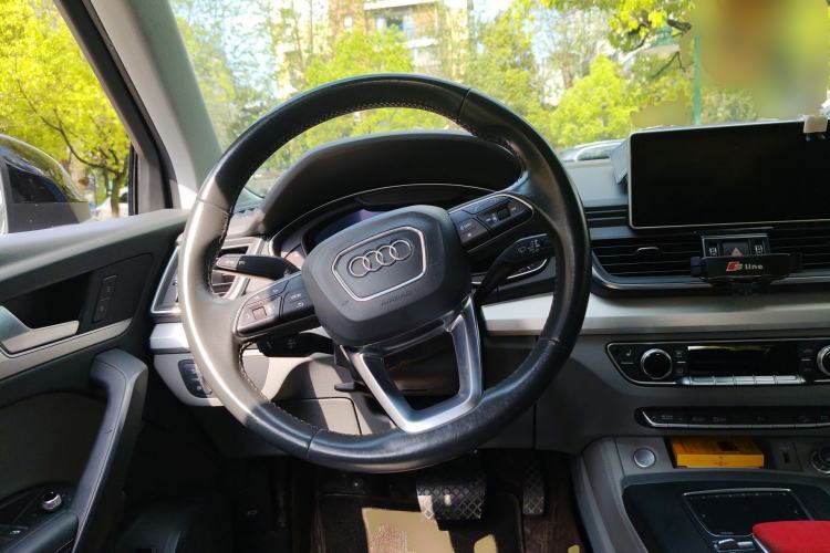 Used Audi Q5L 2020 Updated 40 TFSI Prestige Fashion Edition Steering Wheel