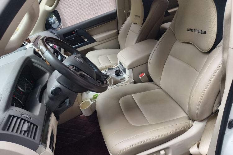 Used Toyota Land Cruiser 
