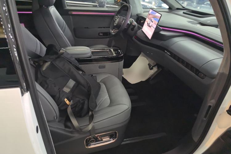 Used Zeekr MIX 2025 Intelligent Driving Version
