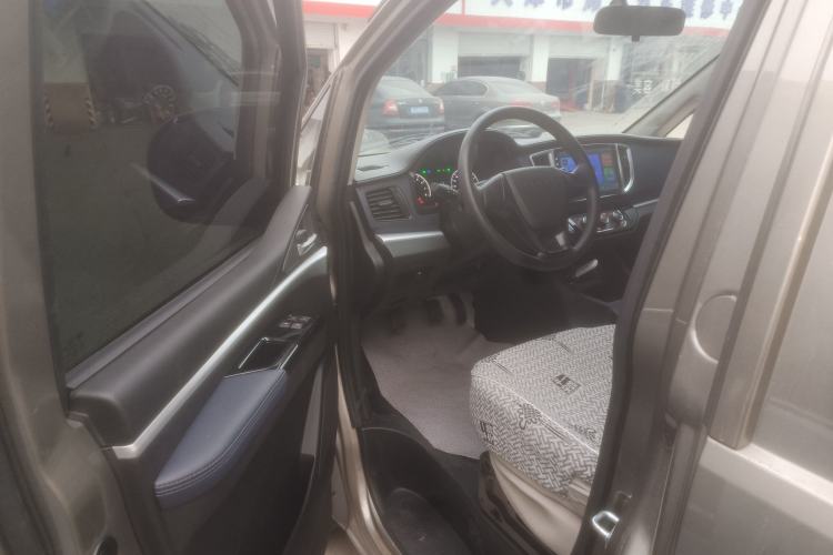 Used FORTHING Lingzhi 2023 M5L 1.6L Base Model 5 Seats
