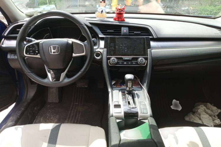 Used Honda Civic 2016 220TURBO CVT Luxury Edition Center Console