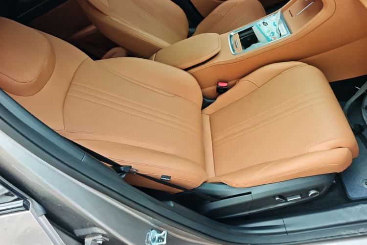 Used Geely Galaxy L7 2025 EM-i 115km Exploration+ Edition Right Front Seat