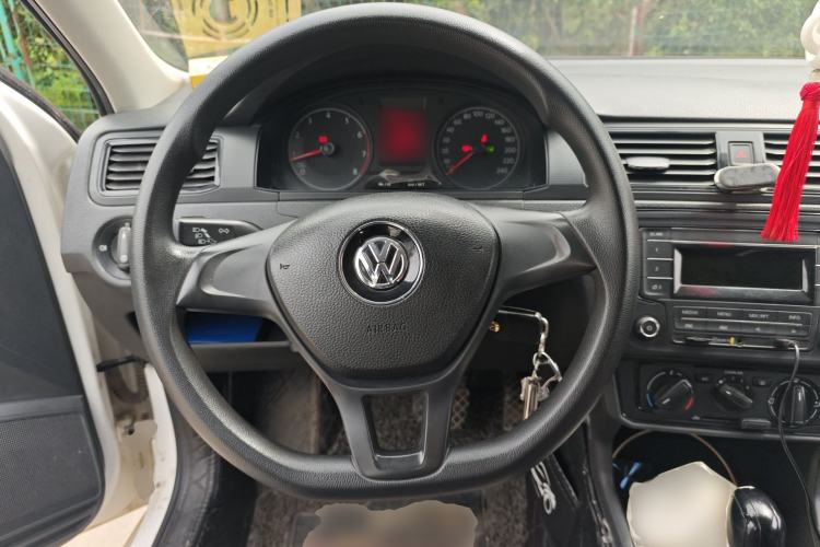 Used Volkswagen Santana 2016 1.6L Automatic Fashion Edition Steering Wheel