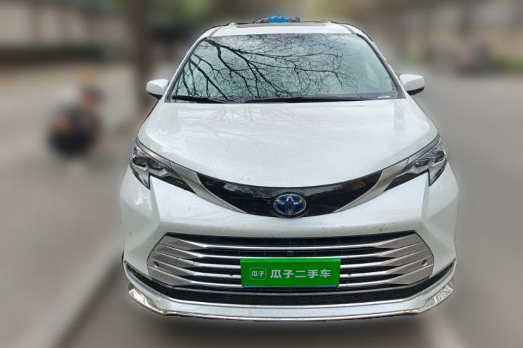 Used Toyota SIENNA 2021 2.5L Hybrid Platinum Edition Front