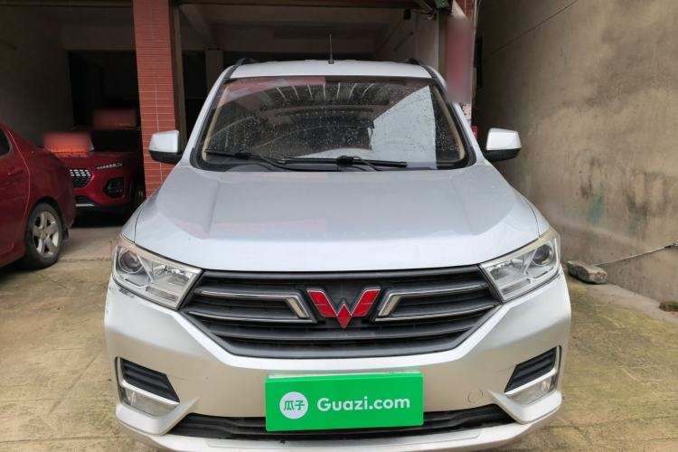 Used Wuling Hongguang 2019 1.5L S Comfort Edition China VI LAR
