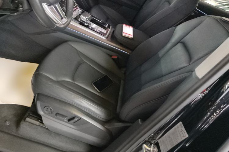 Used Audi Q7 2021 55 TFSI quattro S line Sport model
