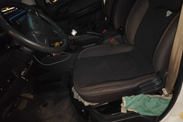 Used CHANGAN KAICHENG Ruixing EM80 2024 Comfort-Style 6-Seater 41.86 kWh