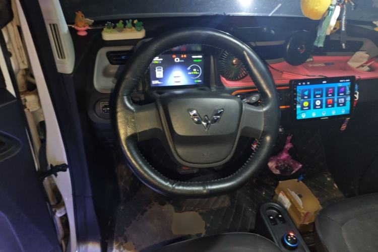 Used Wuling Hongguang MINIEV 2020 Enjoyment Model Lithium Iron Phosphate Steering Wheel