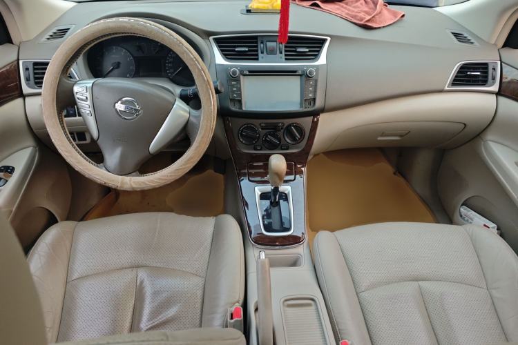 Used Nissan Sylphy 2012 1.6 XL CVT Luxury Edition Center Console