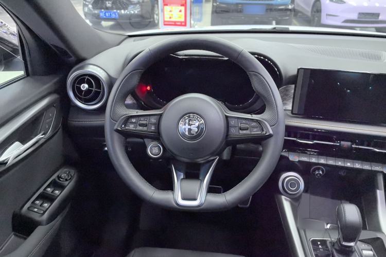 Used Alfa Romeo Tonale 2023 2.0T 268HP AWD Veloce Track Edition
