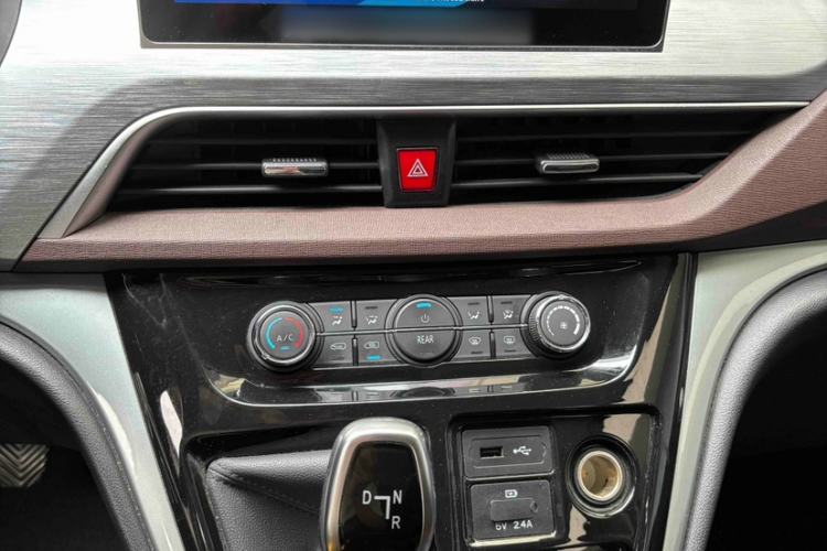 Used JAC Refine M3 2024 PLUS 2.0L HEV Smart Connect Edition