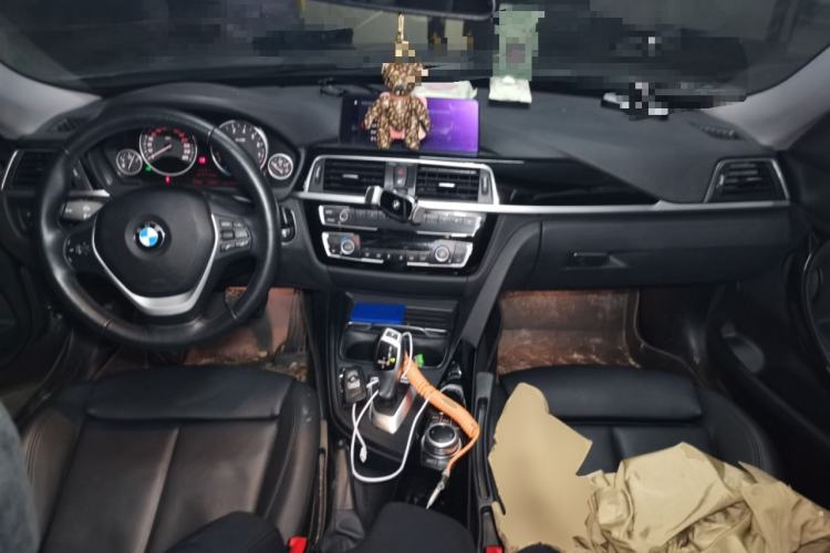 Used BMW 3 Series GT 2019 320i Sport Edition Center Console