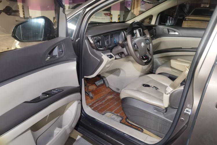 Used Buick GL8 2011 3.0L GT Luxury Business Haoya Edition
