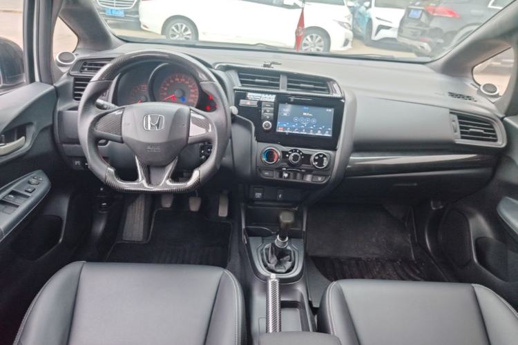 Used Honda Fit 2018 1.5L Manual Comfort Version Center Console
