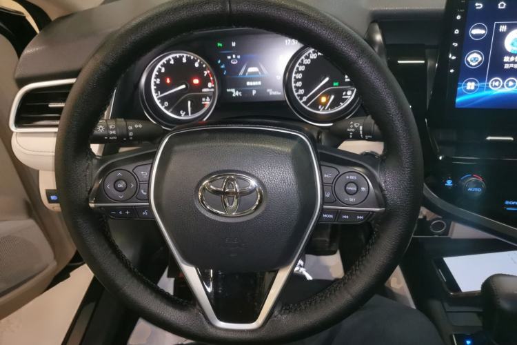 Used Toyota Camry 2021 2.0G Luxury Edition
