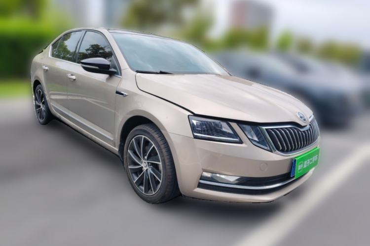 Used Skoda Octavia 2018 TSI280 DSG Luxury Edition Front Right 45 Deg