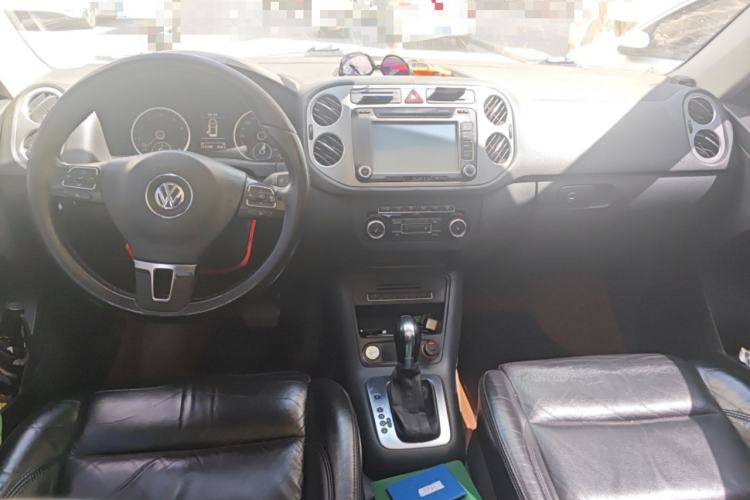 Used Volkswagen Tiguan 2012 2.0 TSI Automatic All-Wheel Drive Elite Edition Center Console