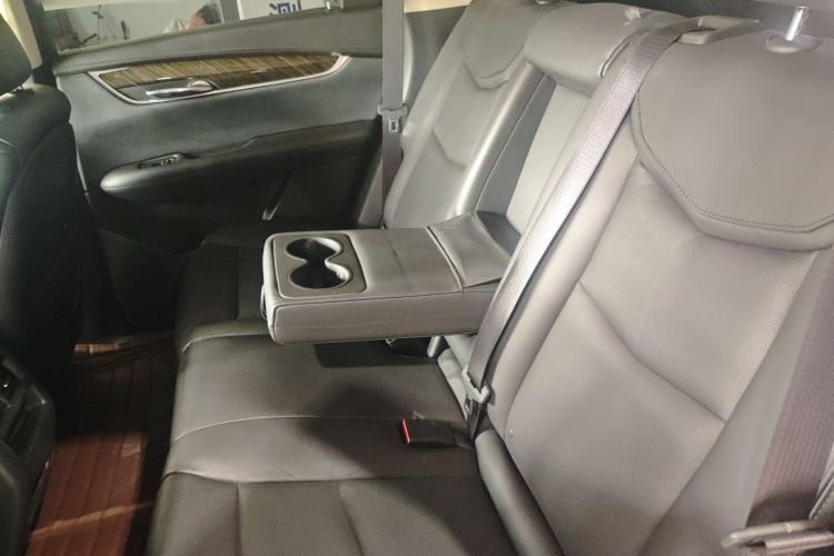 Used Cadillac XT5 2018 25T Luxury Model Left Rear Seat