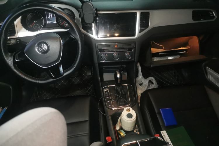 Used Volkswagen Golf Sportsvan 2019 1.6L Automatic Pure Model China V Standard Center Console