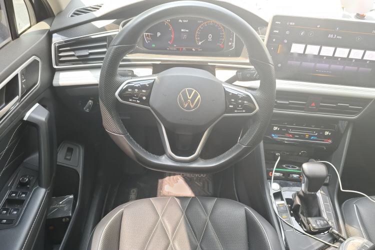 Used Volkswagen Tiguan L 2022 330TSI Automatic Two-Wheel Drive Smart Edition
