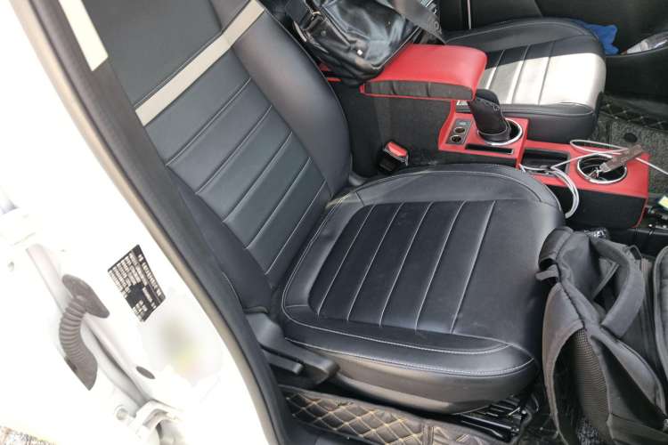 Used ORA White Cat 2022 Xiaoyue Mao Edition 360 km Luxury Model Lithium NMC
