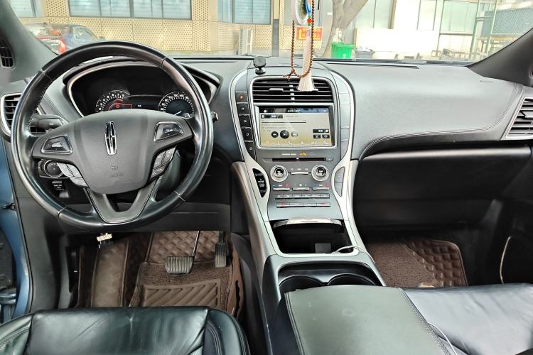 Used Lincoln MKX 2018 2.0T Two-Wheel Drive Deluxe Edition Center Console