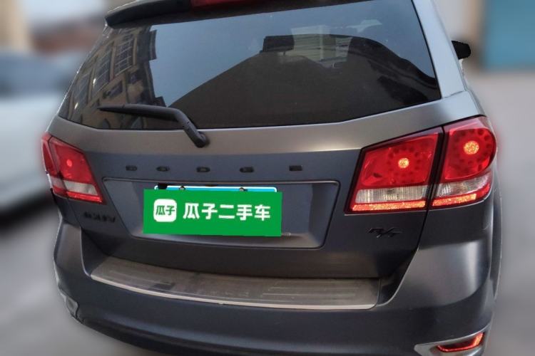 Used Dodge Journey 2013 2.4L Two-Wheel Drive Luxury Version Rear