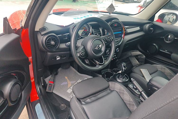 Used MINI MINI 2018 1.5T COOPER Classic Edition